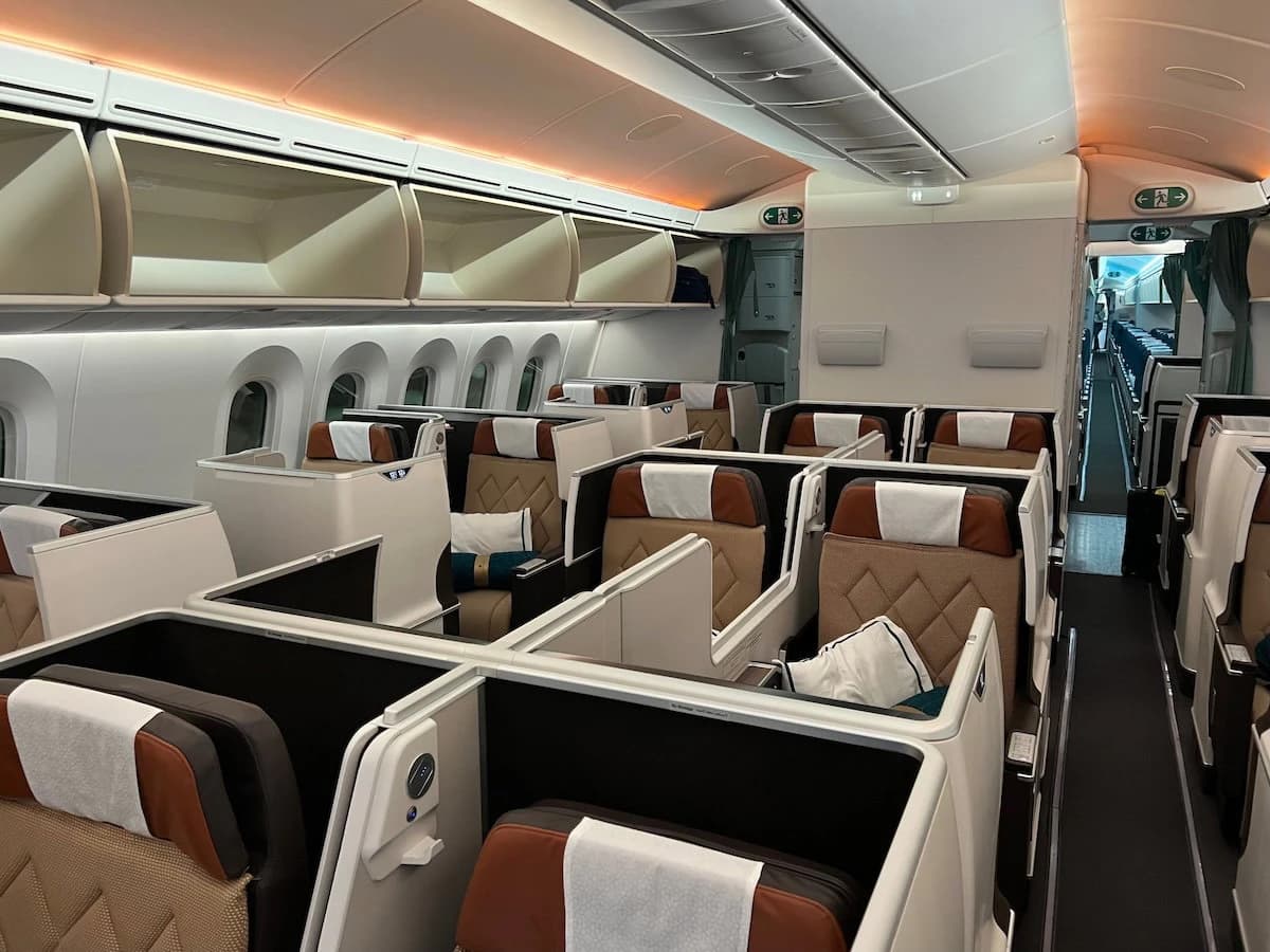 Centre-console designs create a genuine living space feel — Oman Air's implementation is one of the best