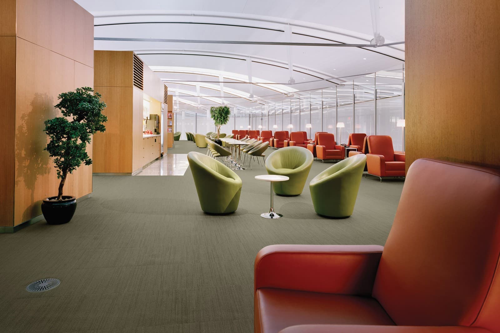 Exclusive Air Canada Maple Leaf Lounge at Toronto airport. Photo by Air Canada.