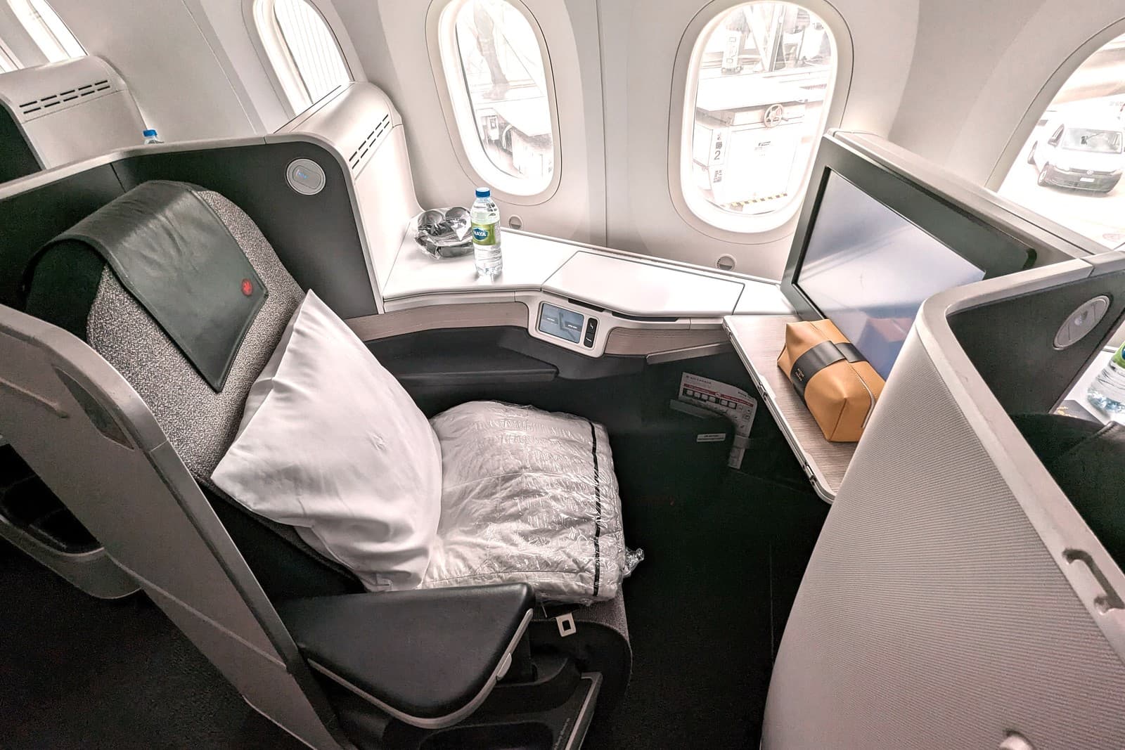 Air Canada business class on Boeing 787. Photo by Frugal Flyer.