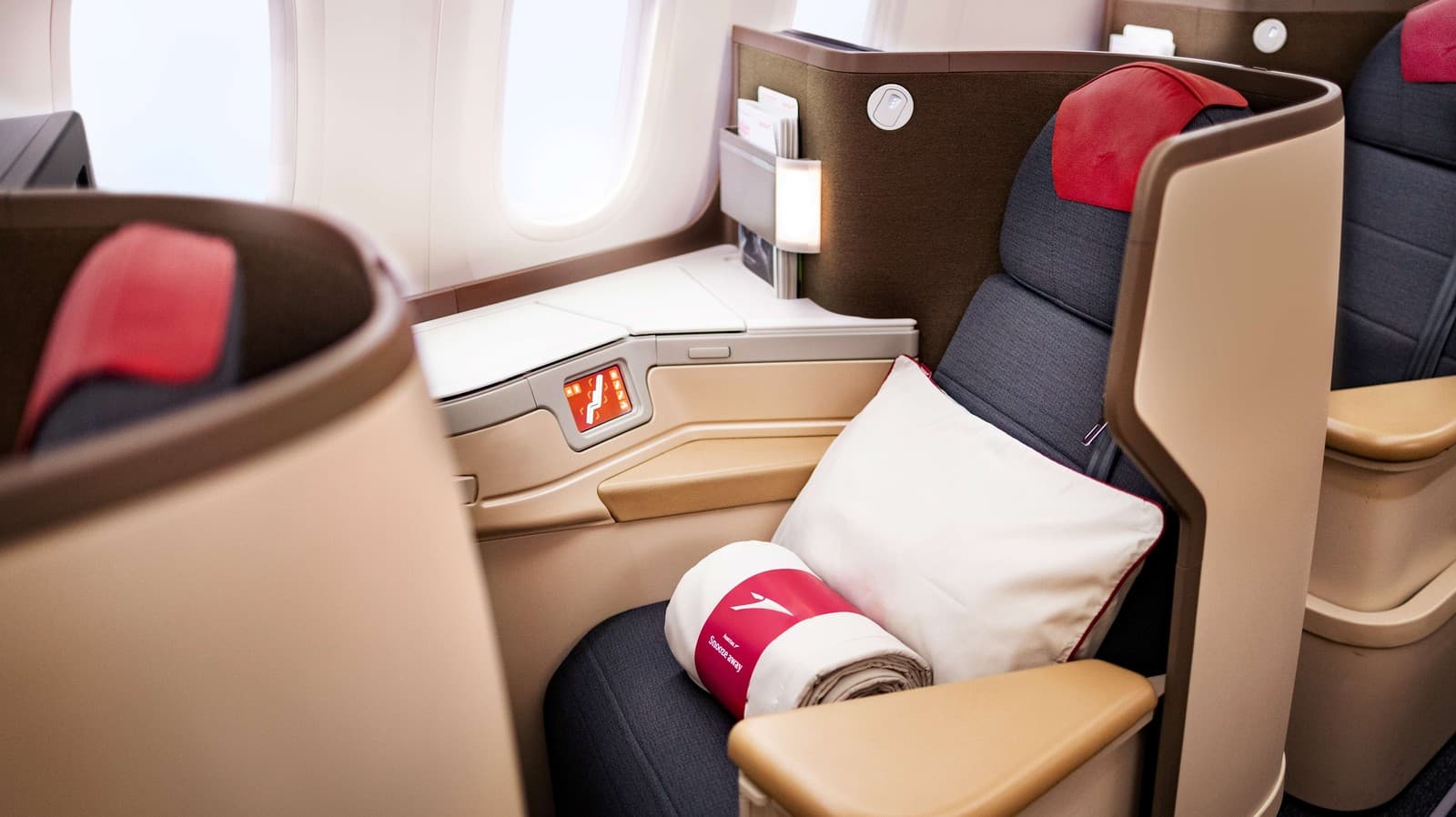 Modern and spacious Business Class seat on the Austrian Airlines Boeing 787 Dreamliner. Photo by Austrian Airlines.
