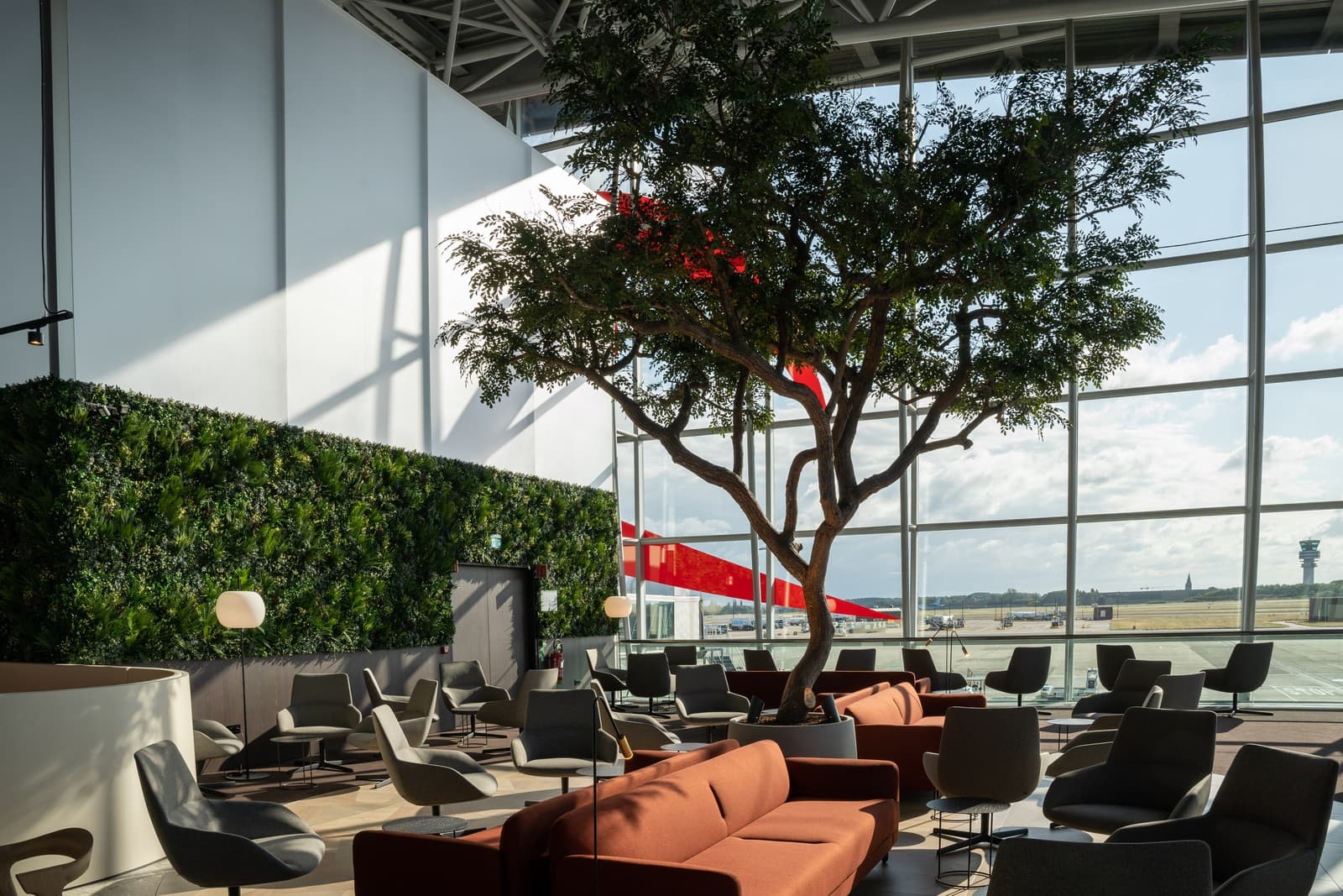 The Sunrise Lounge at Brussels Airport, accessible to Brussels Airlines Business Class passengers flying to Africa and Star Alliance Gold members. Photo by Brussels Airlines.