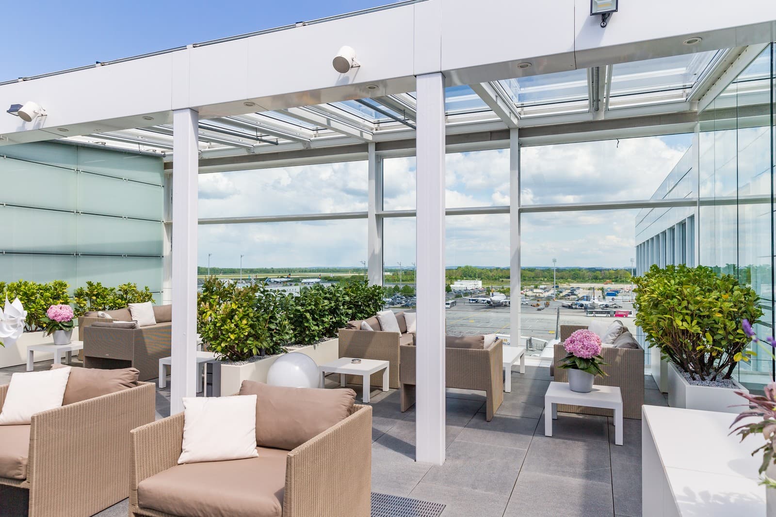Outdoor terrace at the Lufthansa First Class Lounge, Munich Airport