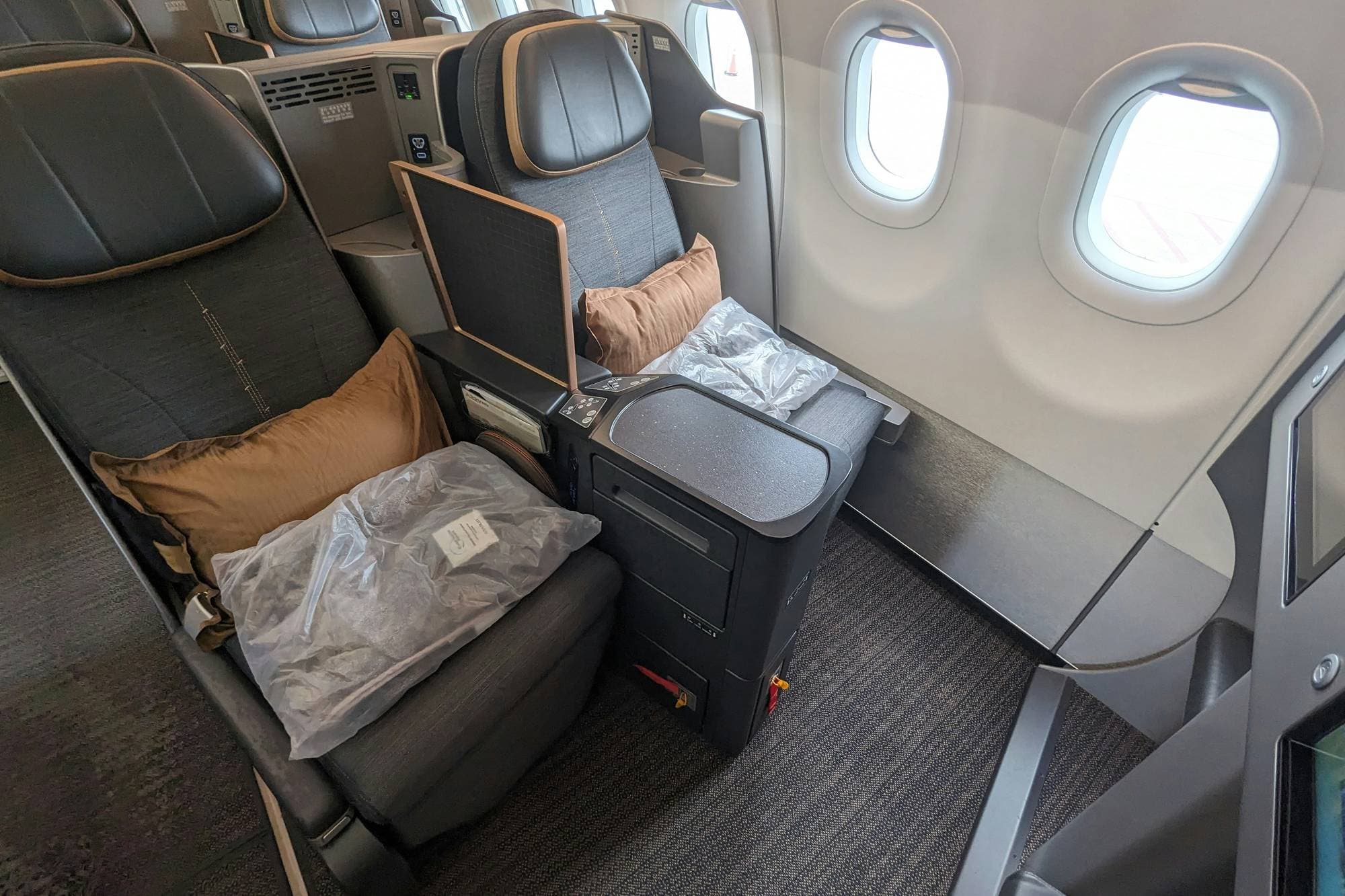 Regional business class seats on Starlux Airlines A321neo aircraft