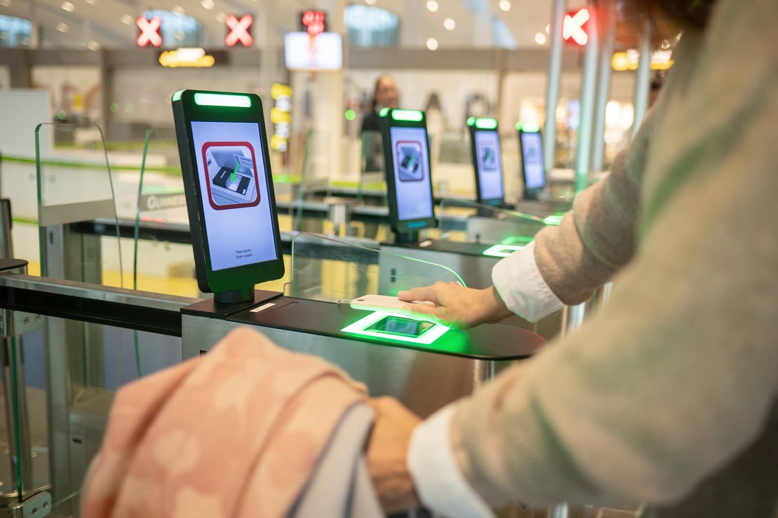 Biometric check-in and fast-track security for business class travellers