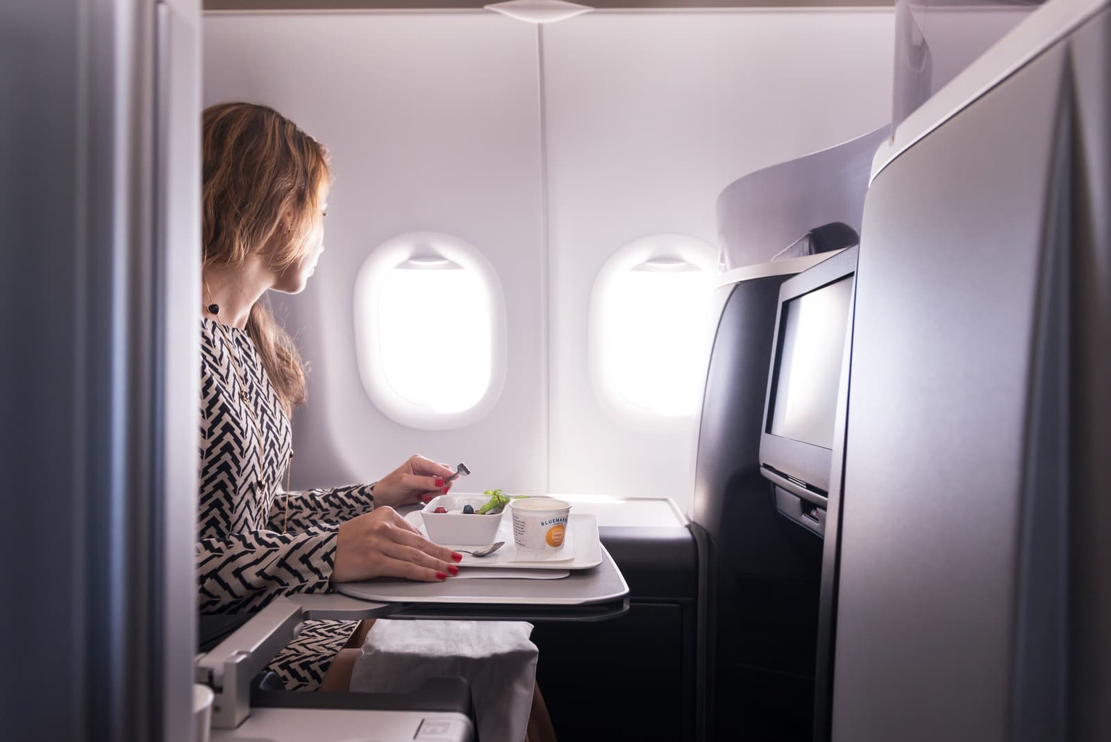 Dining experience in JetBlue Mint Classic business class. Photo by JetBlue.