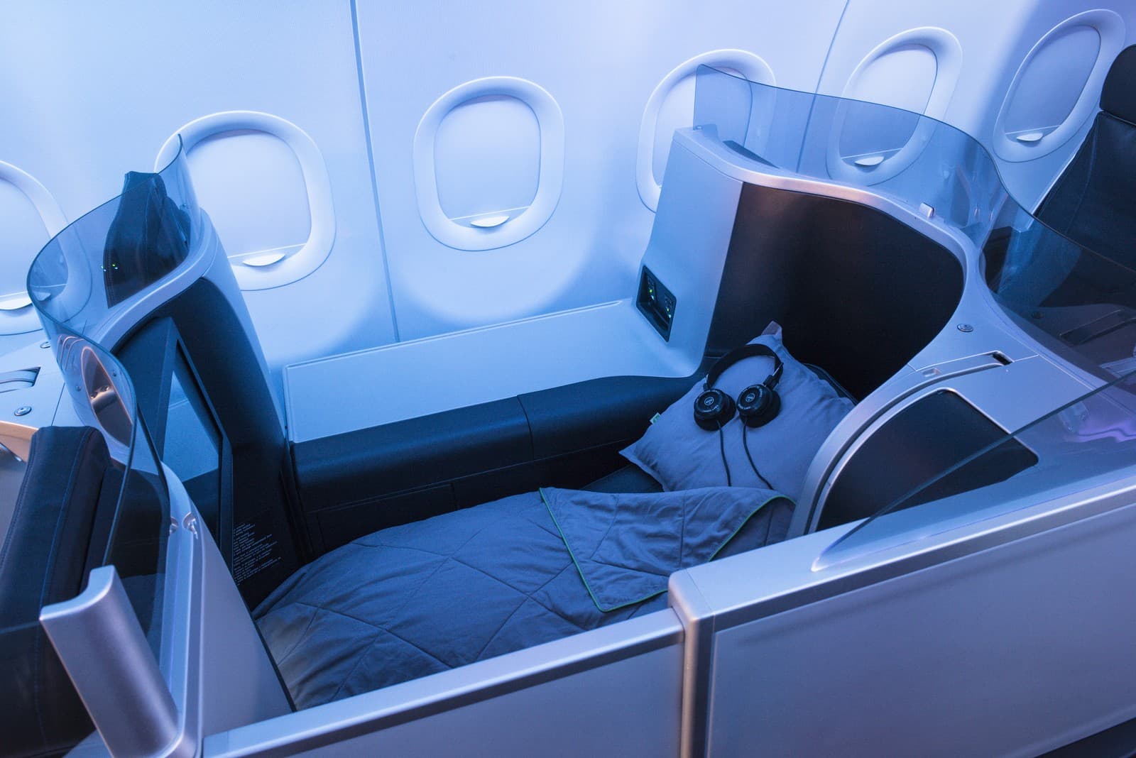 JetBlue Mint Classic lie-flat business class seats. Photo by JetBlue.