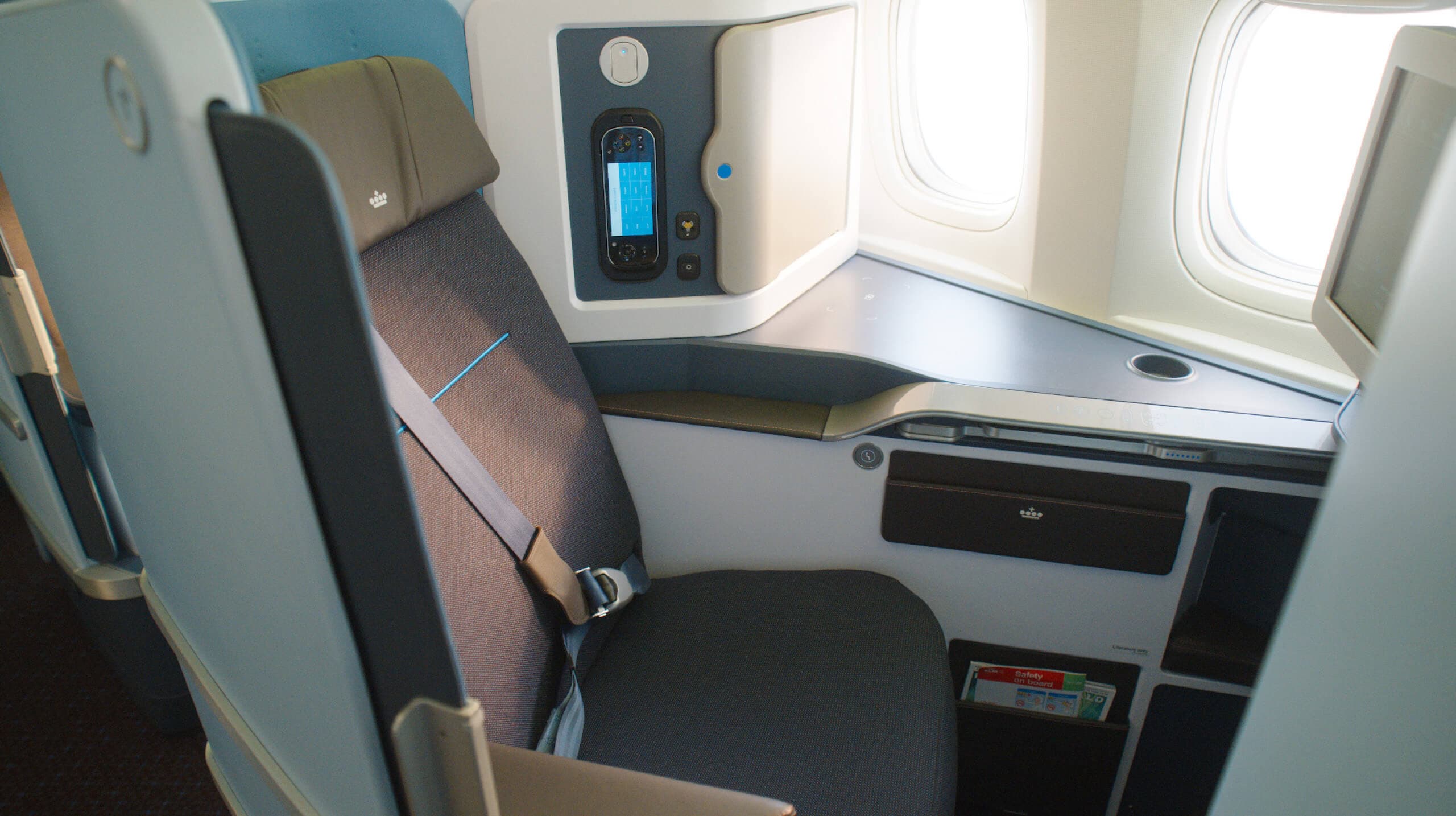 KLM introduces new World Business Class seats aboard B777 fleet