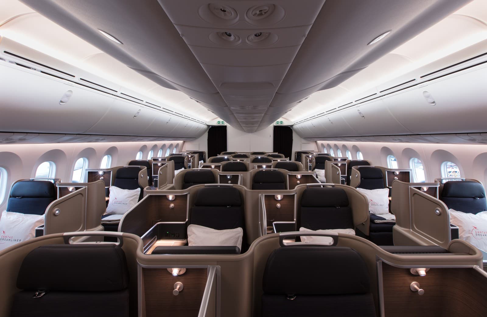 Qantas Airlines Business Class on Boeing 878 Dreamliner. Photo by Qantas Airlines.