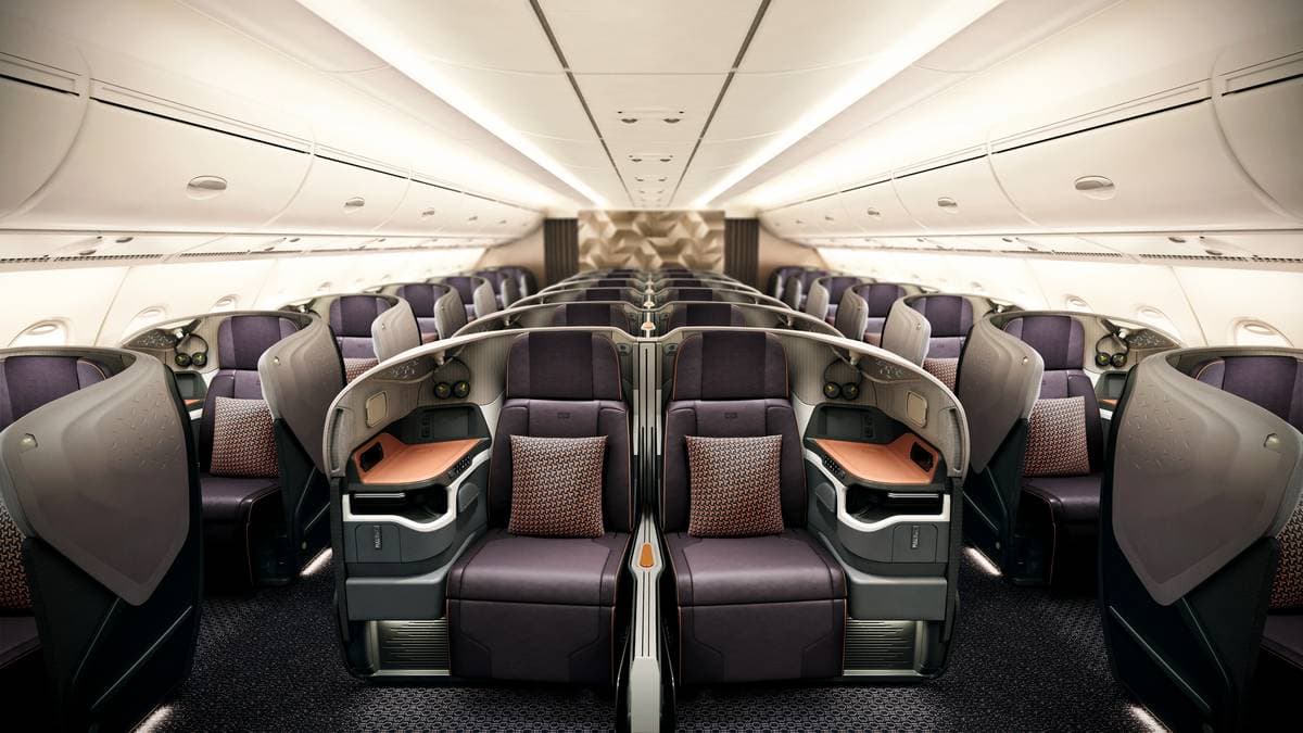 Center seats in the A380 Business Class feature a personal divider that extends along the entire length of the seat, enabling you to establish a private area for yourself or to open up the space to socialize with fellow travelers.