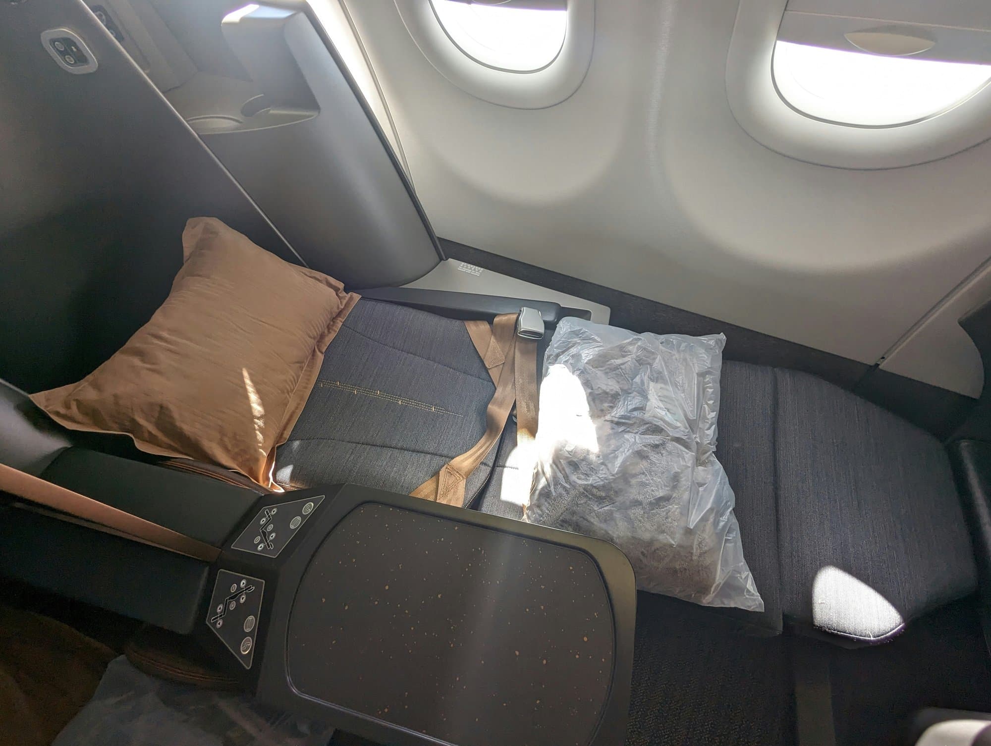 Starlux Airlines Business Class Seats on Airbus A321neo - lie-flat