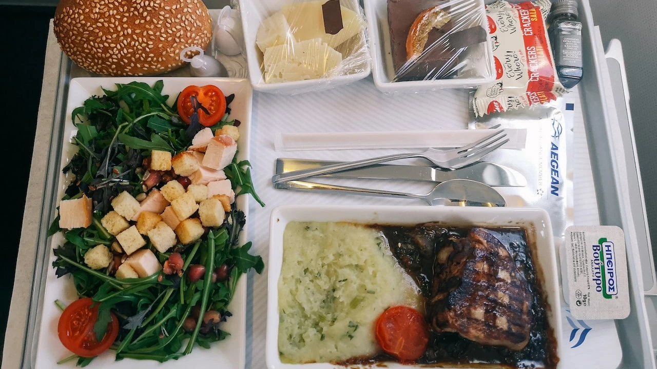 Aegean Airlines business class dining