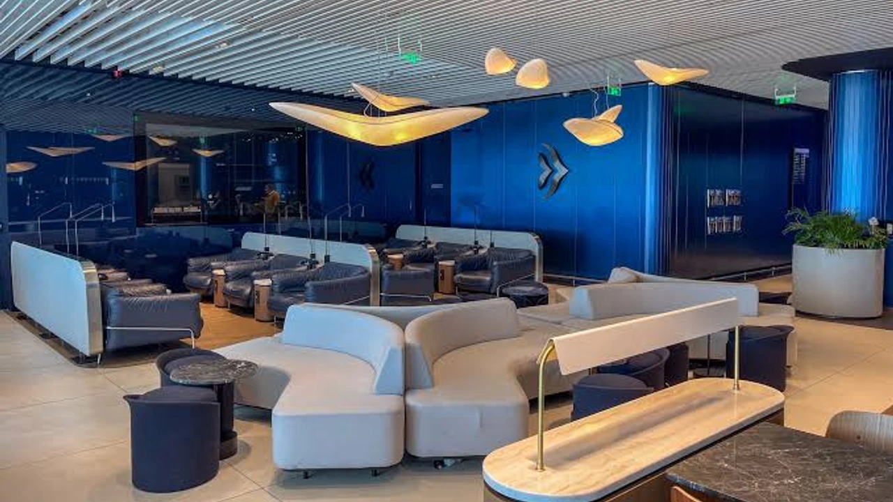 Aegean Airlines business class lounge