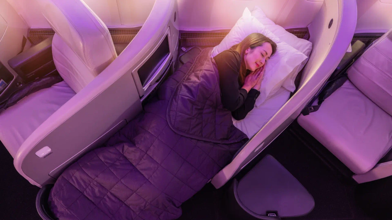 Air New Zealand vs ANA (All Nippon Airways) business class cabin detail