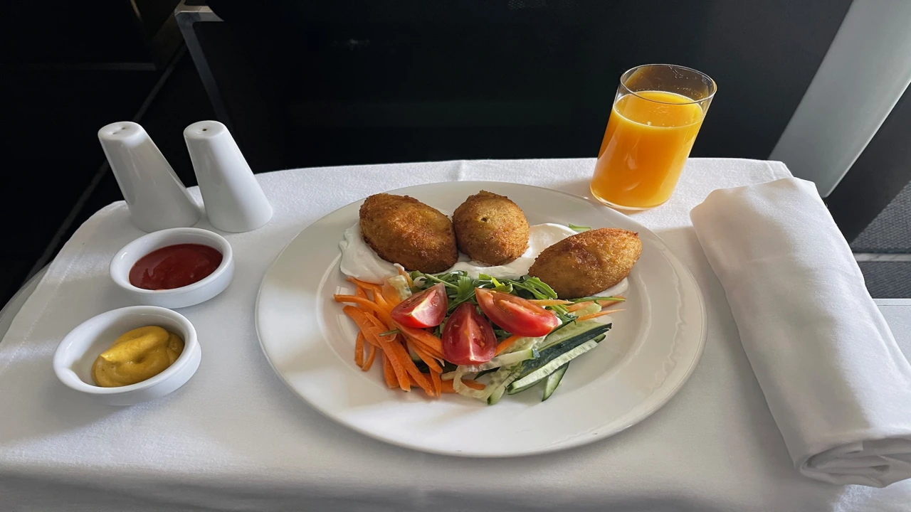 Air Serbia business class dining