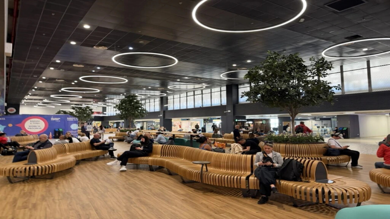 Air Serbia business class lounge