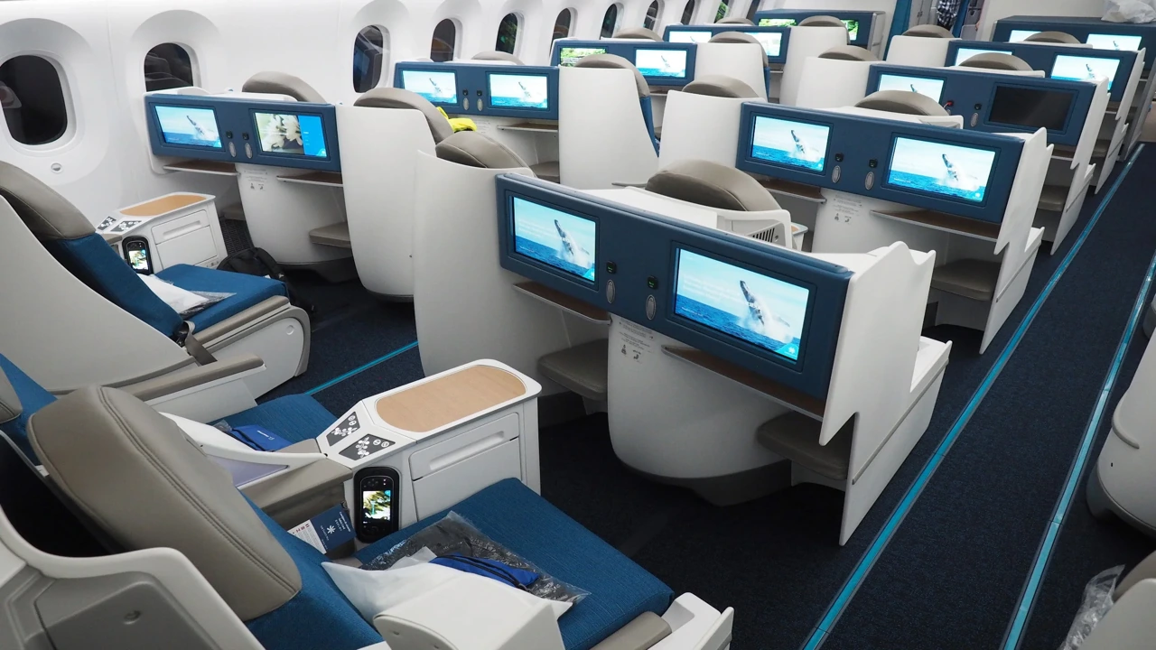 Air Tahiti Nui business class cabin