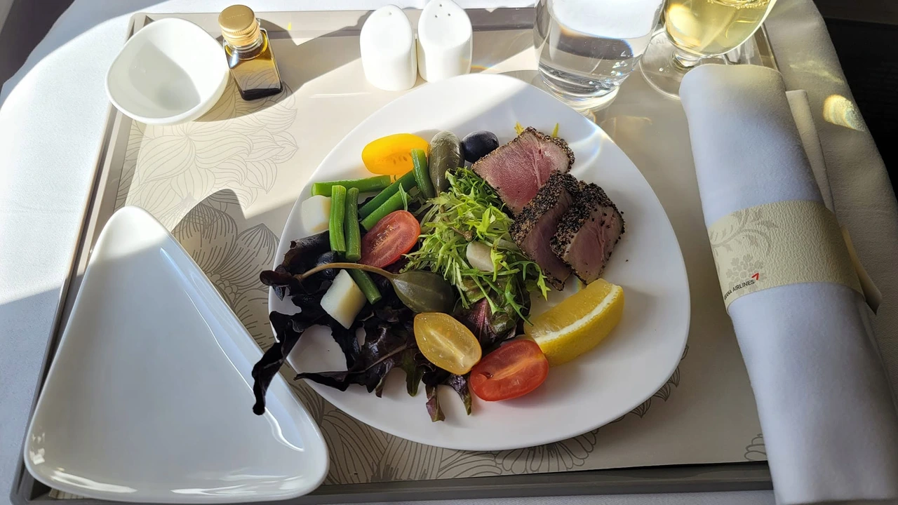 Asiana Airlines business class dining