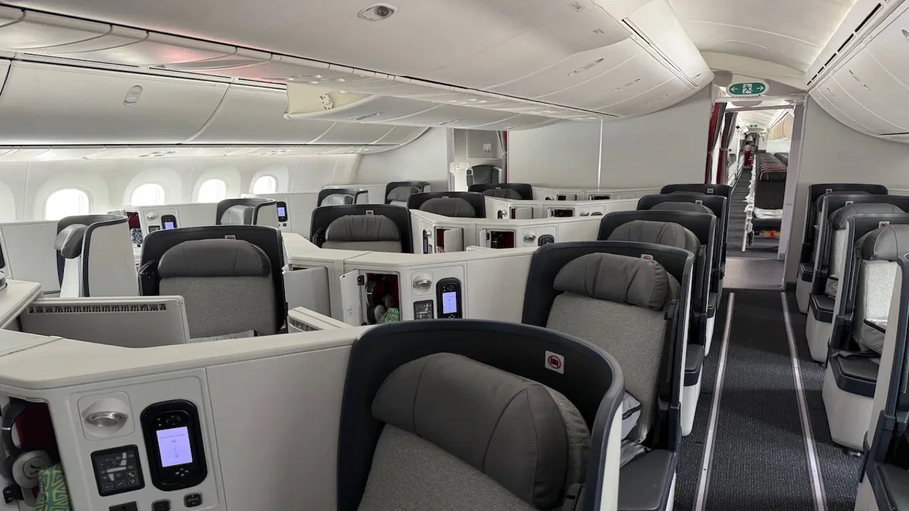 Avianca vs Copa Airlines business class cabin detail