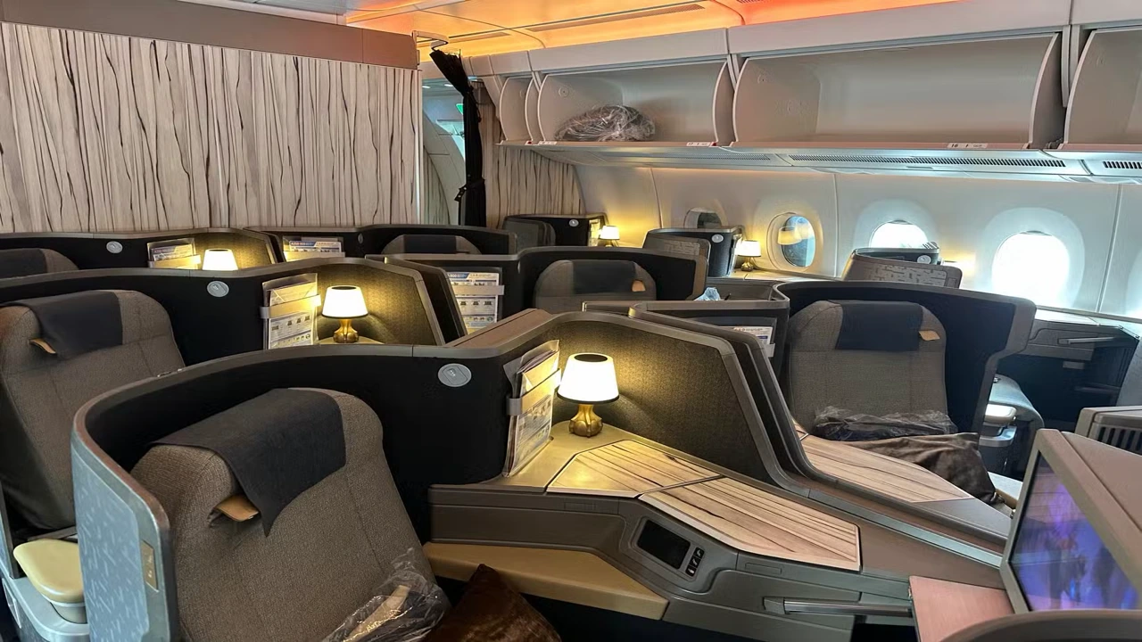 China Airlines vs Starlux Airlines business class cabin detail