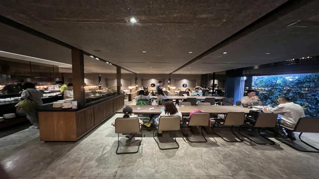 China Airlines business class lounge