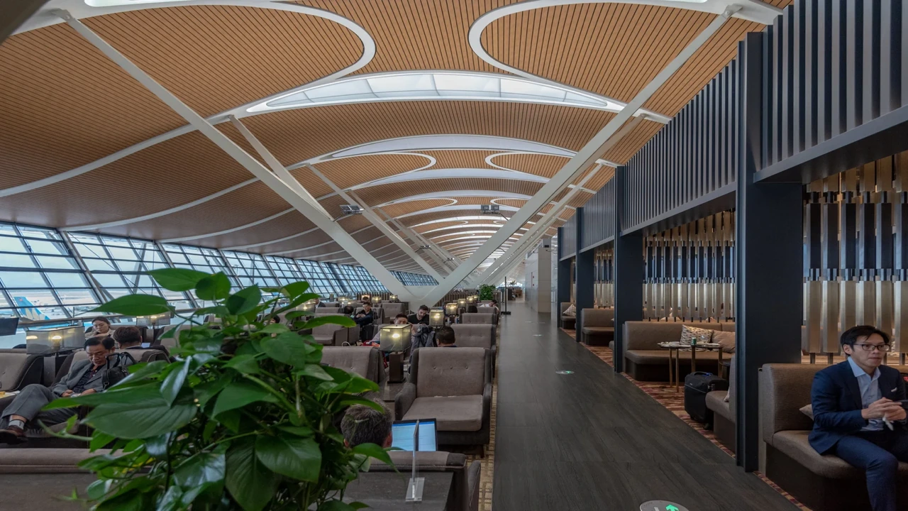 China Eastern Airlines business class lounge