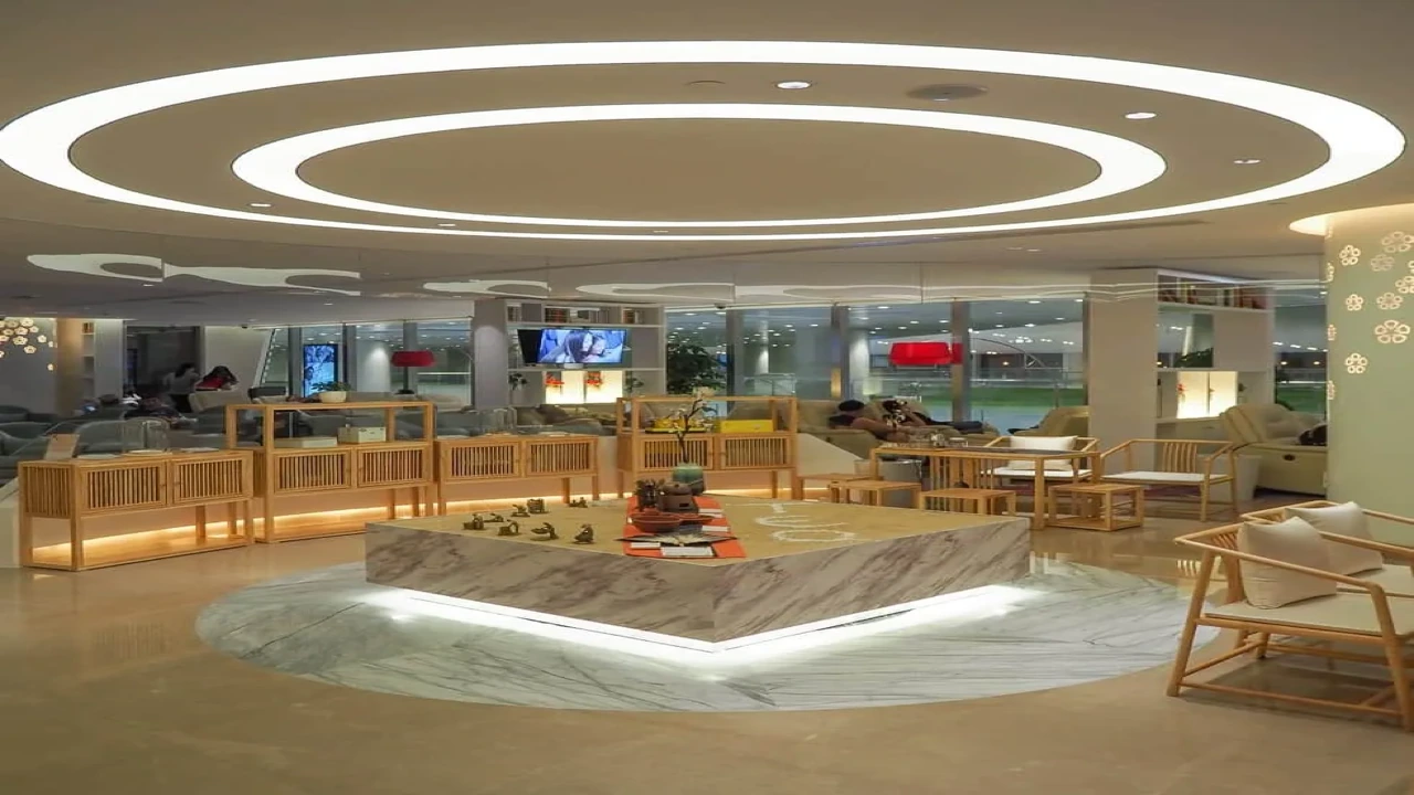 China Southern Airlines business class lounge