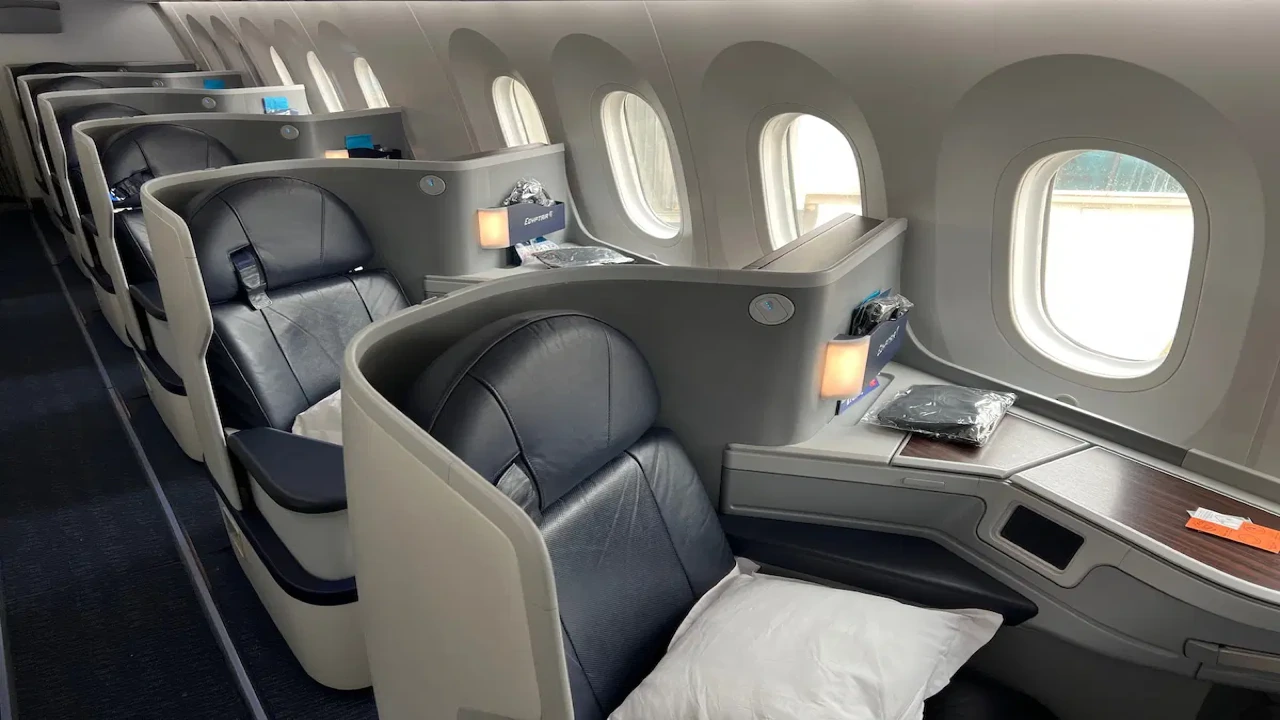 EgyptAir vs Ethiopian Airlines business class cabin detail