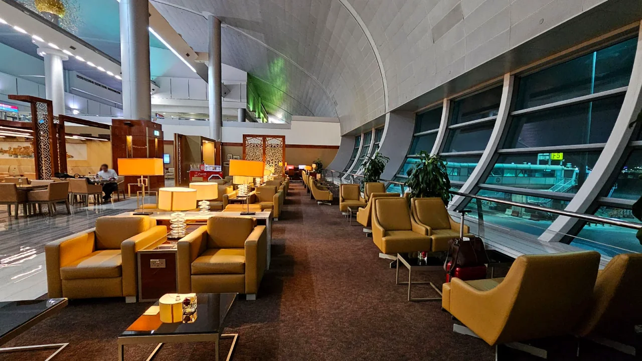Emirates business class lounge