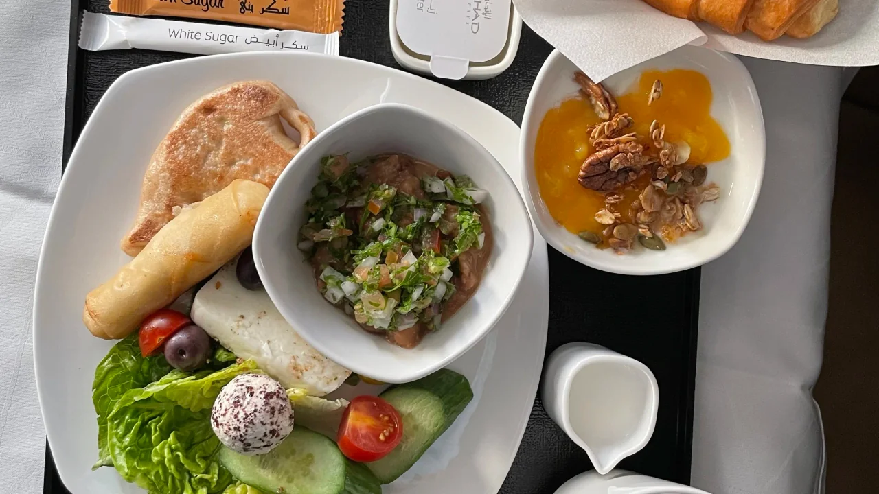 Etihad Airways business class dining