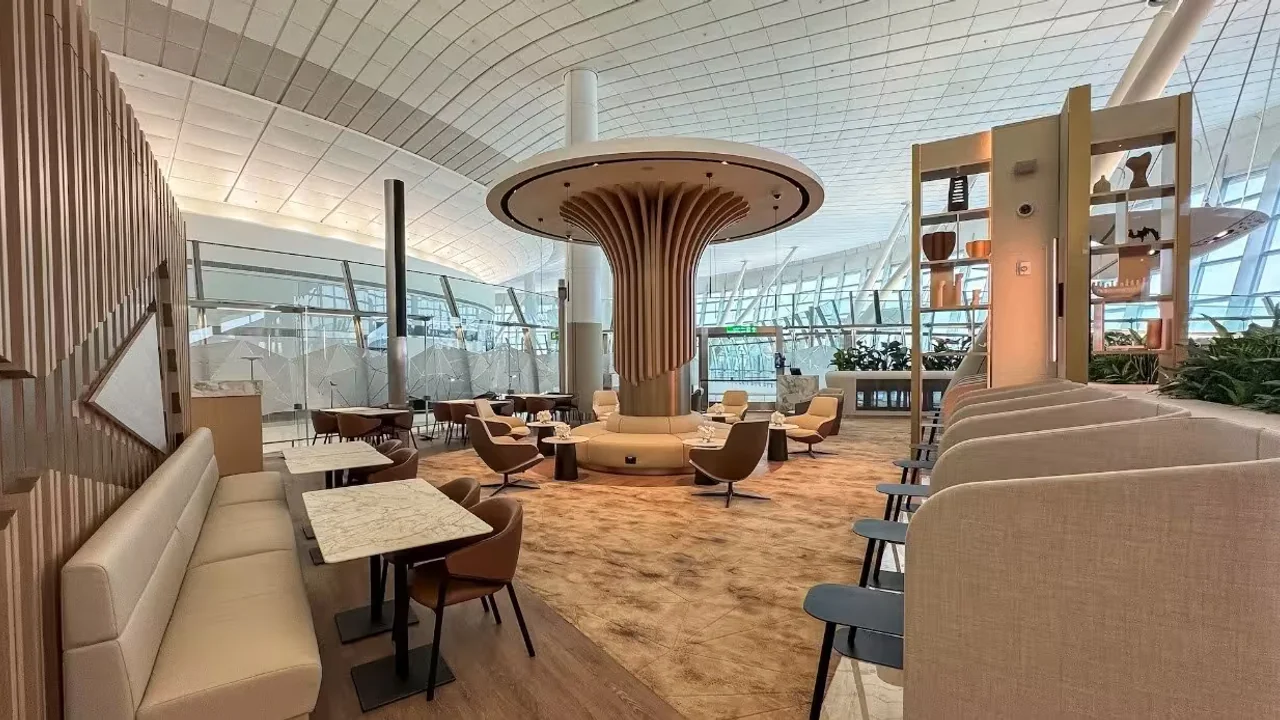 Etihad Airways business class lounge