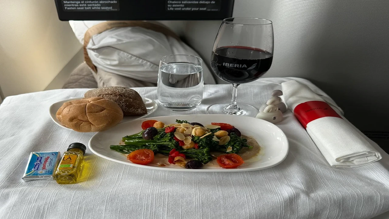 Iberia business class dining