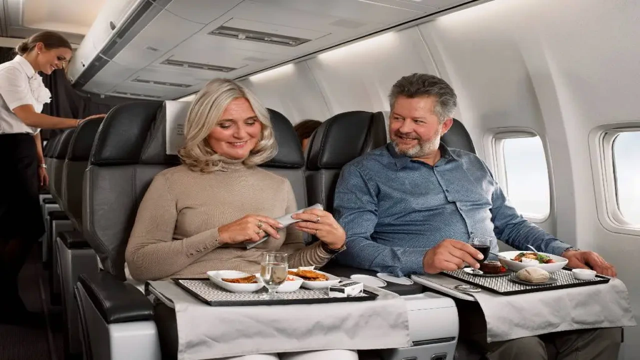 Icelandair business class dining