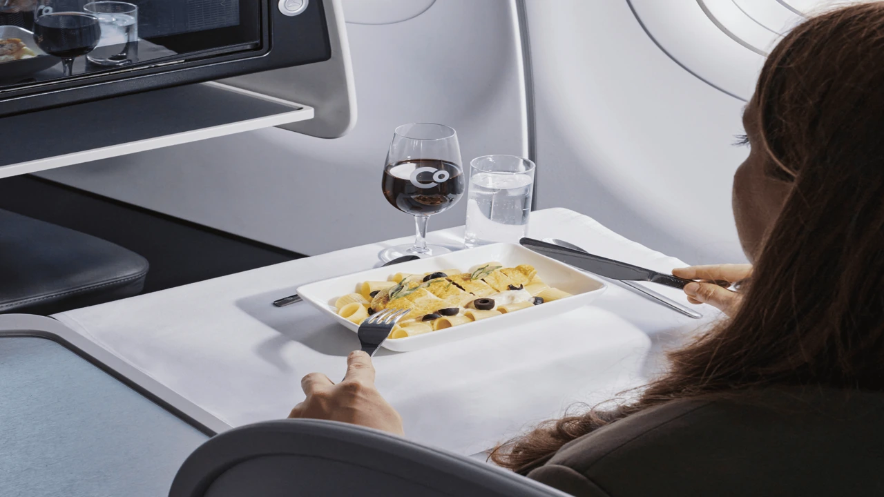 La Compagnie business class dining