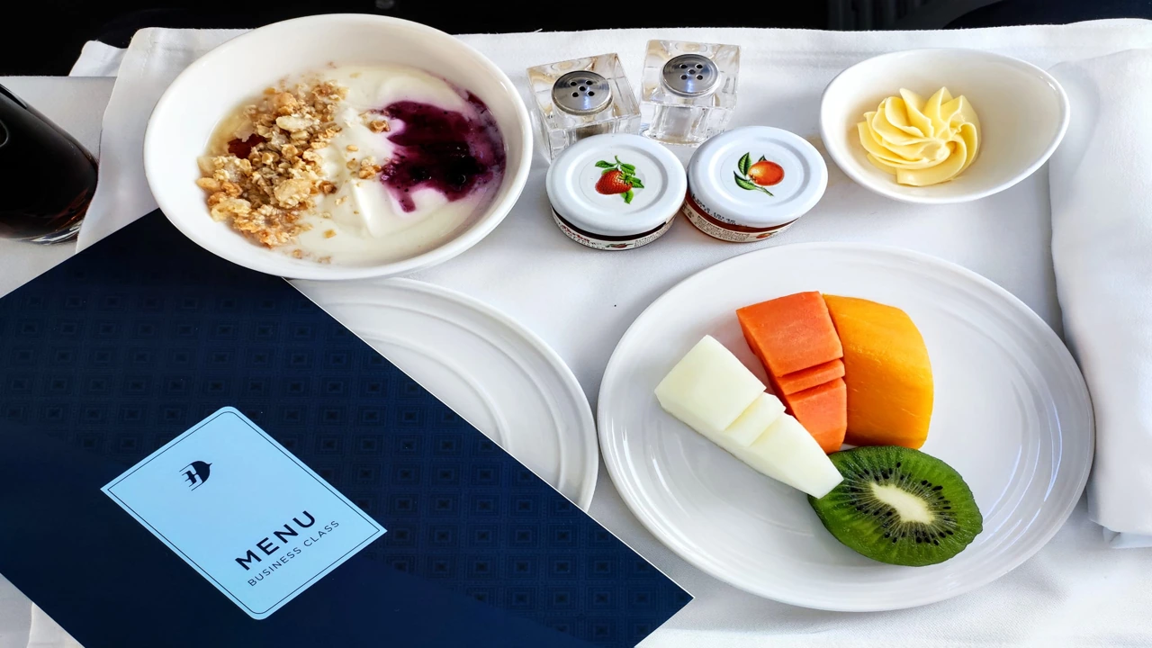 Malaysia Airlines business class dining