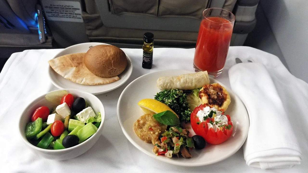 Royal Jordanian business class dining