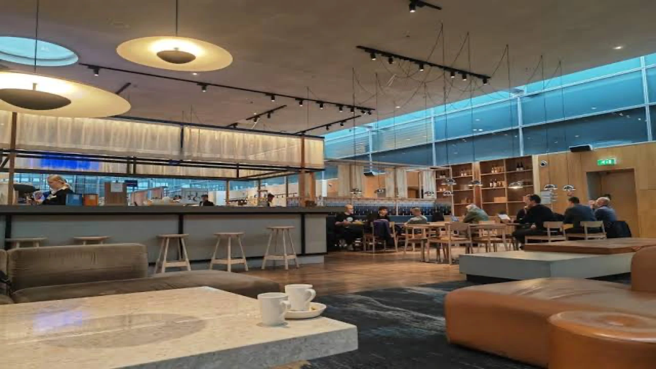 SAS Scandinavian Airlines business class lounge