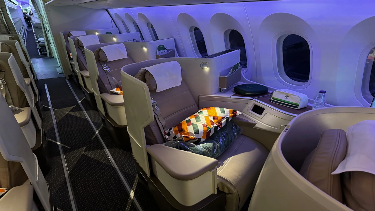 Saudia vs Gulf Air business class cabin detail