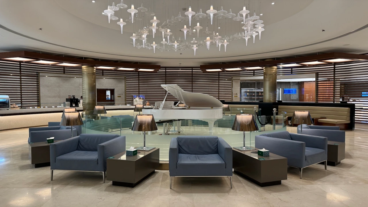 Saudia business class lounge