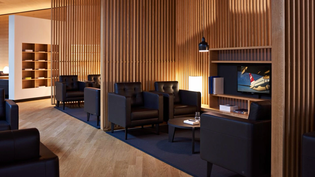 SWISS business class lounge