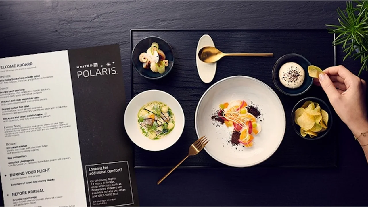 United Airlines business class dining