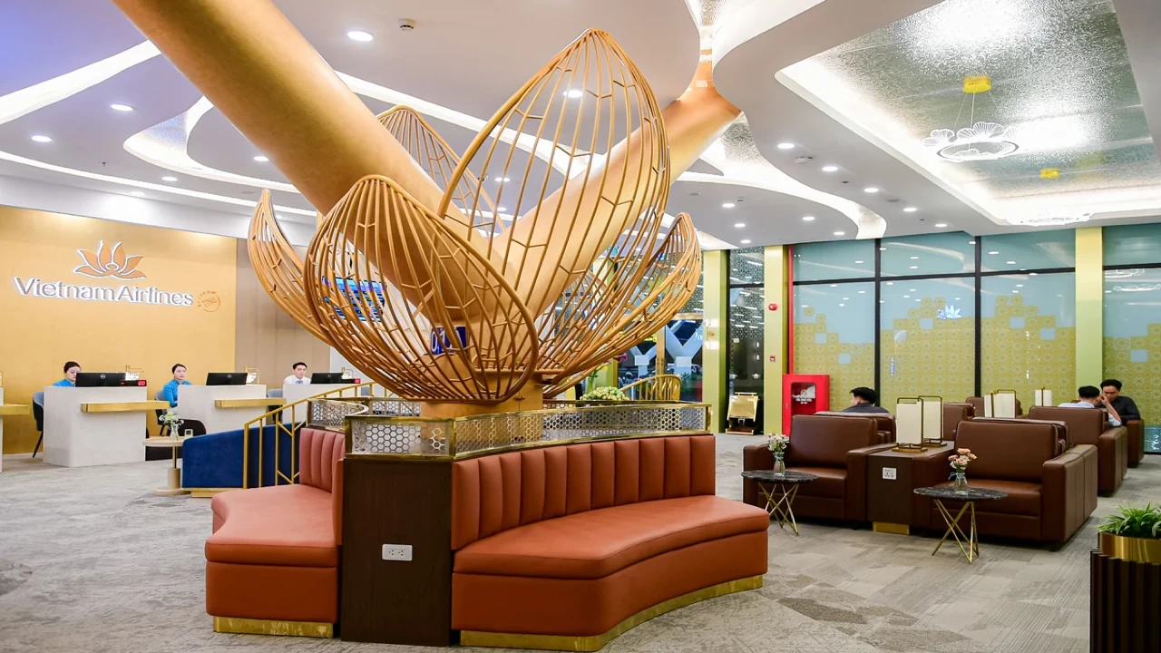 Vietnam Airlines business class lounge